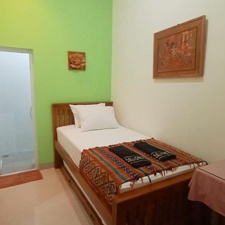 יוגיאקרטה The Cabin Hotel Ambasador מראה חיצוני תמונה